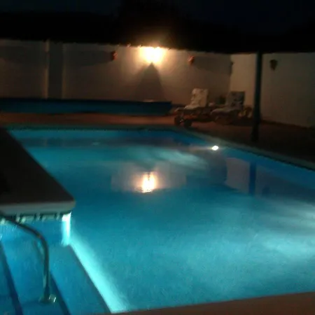 2 Bed-sleeps 4-mtn View-private Pool & Terrace Oria