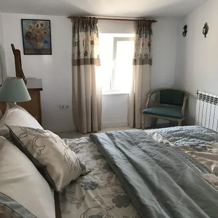 2 Bed-sleeps 4-mtn View-private Pool & Terrace Oria