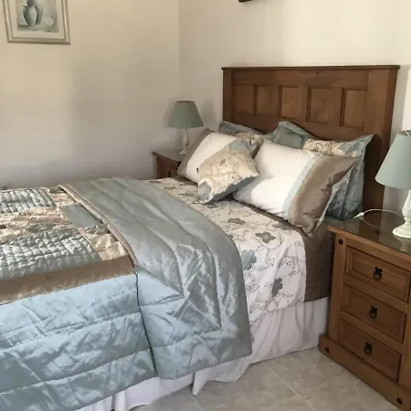 2 Bed-sleeps 4-mtn View-private Pool & Terrace *